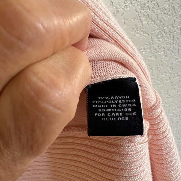 LIKE NEW Verve ami size medium light pink colored open front cover sweater. - Picture 4 of 5